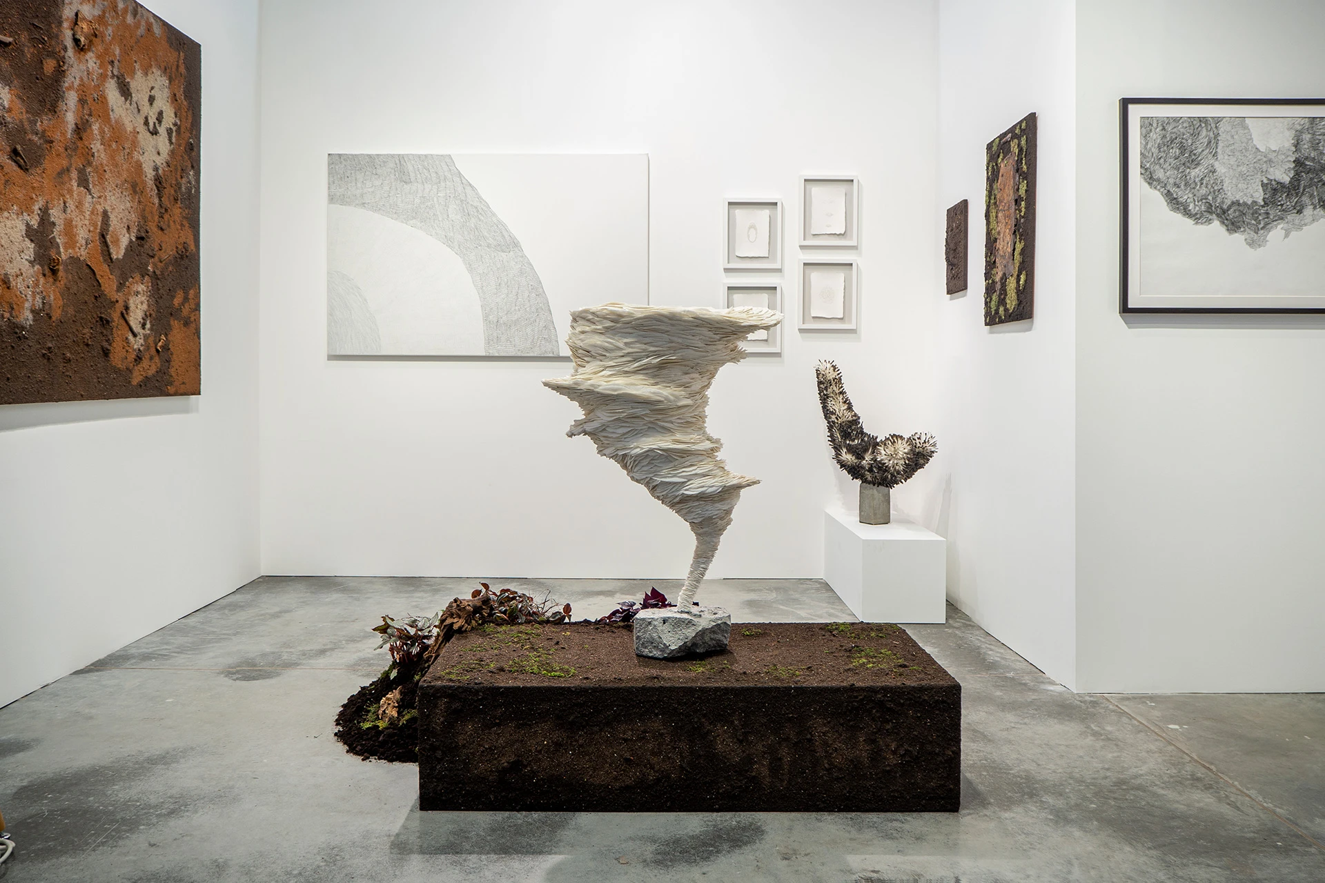 Экспозиция ADH Gallery на ярмарке современного искусства